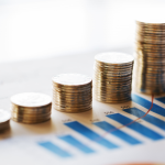 Rodrigo Balassiano explica como os fundos estruturados utilizam garantias, diversificação e análise criteriosa de crédito para mitigar o risco de inadimplência.