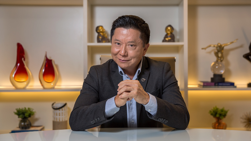 Milton Seigi Hayashi destaca as novas técnicas de lipoaspiração que proporcionam definição e resultados personalizados.