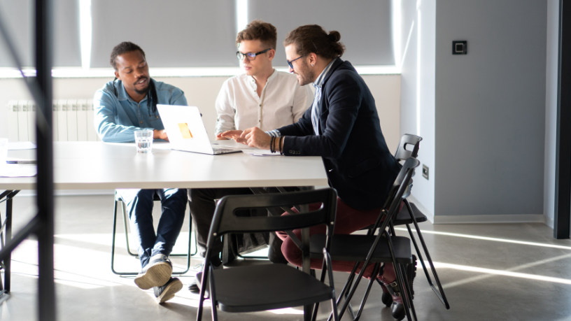 Consultoria em governança e compliance empresarial como motor de transparência, eficiência e crescimento sustentável — perspectiva de Bráulio Henrique Dias Viana.