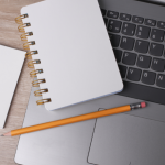 Educação tecnológica e sustentabilidade: Como a inovação molda o aprendizado contemporâneo destaca práticas alinhadas ao futuro. Conteúdo de Gustavo Adolfo Morceli Rodrigues.