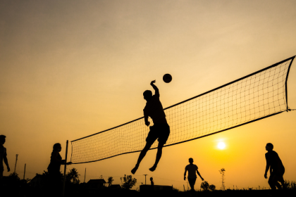 No voleibol, confiar no outro é essencial mesmo sem controle total da jogada, e Alfredo Moreira Filho explica como essa dinâmica ensina lições valiosas sobre cooperação e confiança.